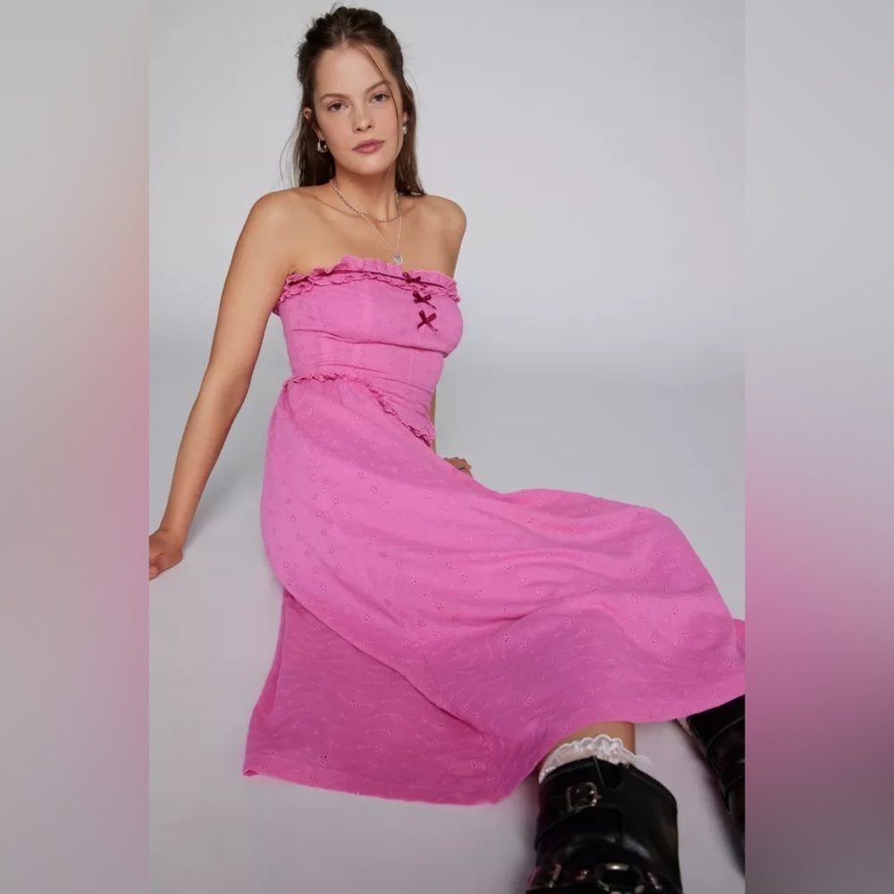 NWOT urban outfitters kimchi blue pink strapless dress